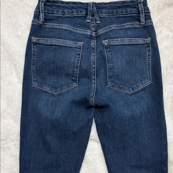 Good American Deep Indigo Skinny Jeans - Picture 8 of 9